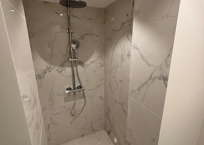 Newly Renovated Classic By Solli Plass *